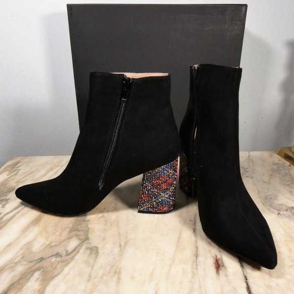 NiB SPARKLING Heels! Fun! Fabulous! Betsey Johnson Kassie Fashion Boot 8 Black - Picture 7 of 11